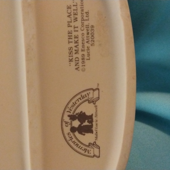 Vintage Memories Of Yesterday" Kiss The Place And Make It Better"Statue. - Picture 4 of 4